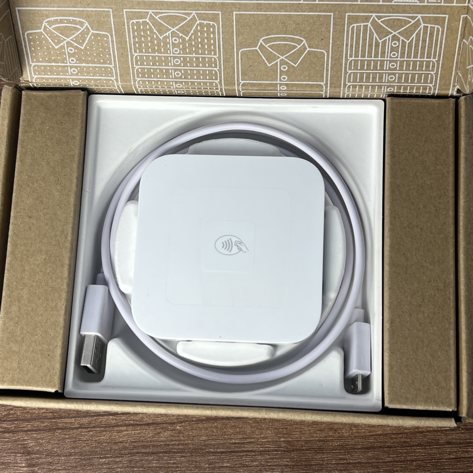 Square A-SKU-0486 Credit Card and Chip Reader + Dock A-SKU-0120-02