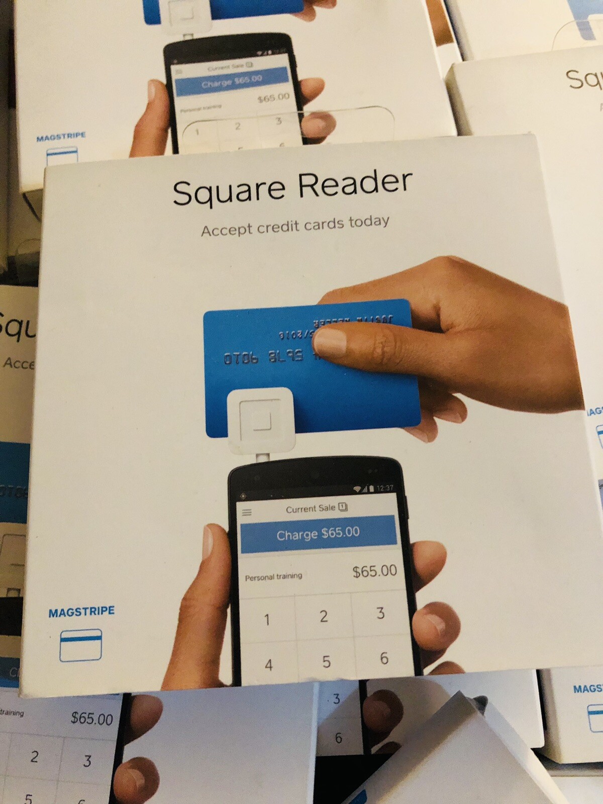 18 Square A-SKU-0047-01 Credit Debit Card Reader – White For iPhone and Android