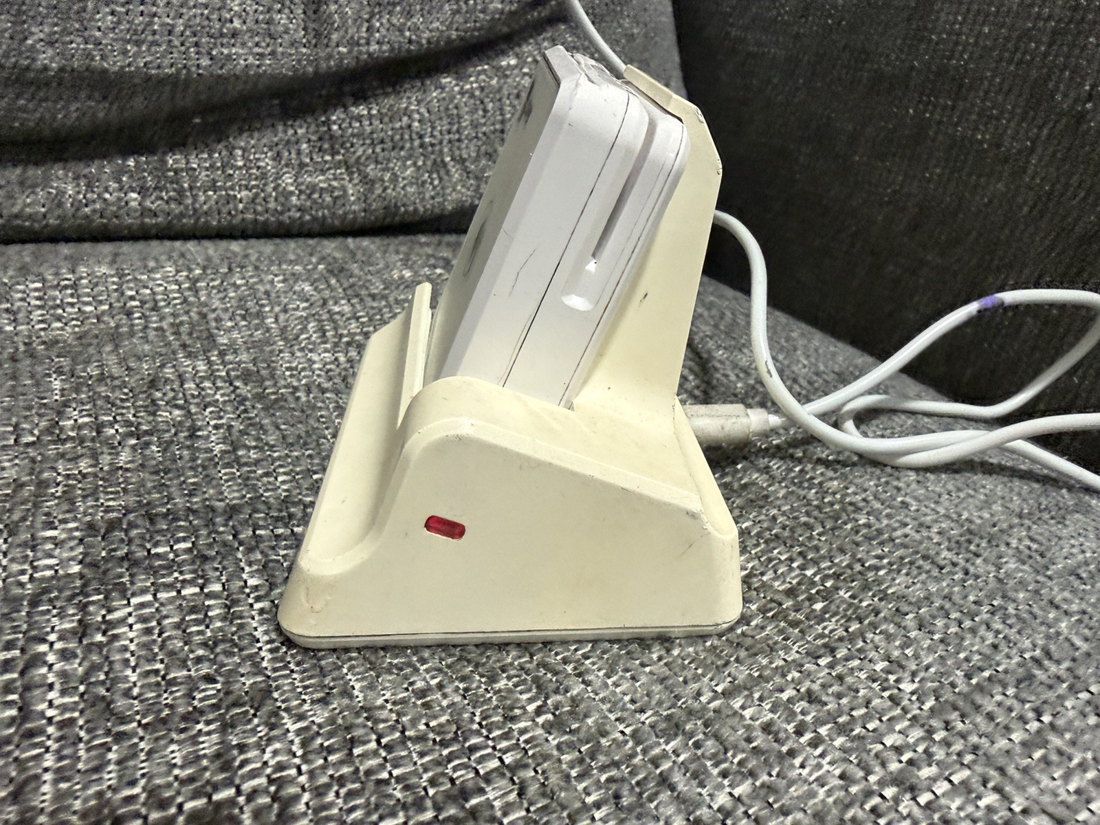 Clover Go RP457 A Contactless Chip Swipe Card Reader White W/Charging Dock cable