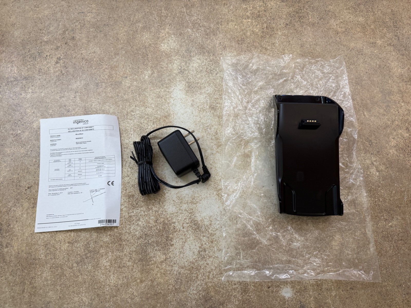 Ingenico PWN30110969A Base Charger for Move 3500 w/ AC Adapter