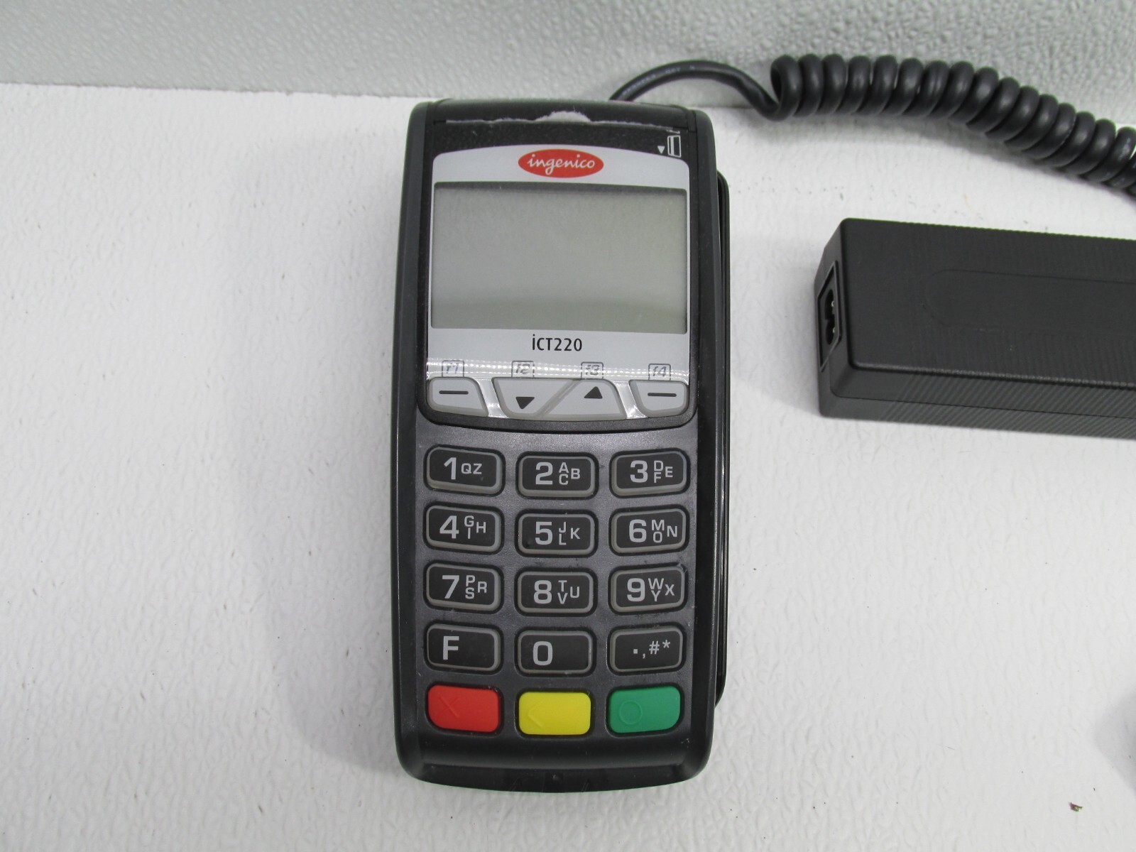 Ingenico ICT220 Credit Card Debit Terminal And Emv Chip Reader WITH CORDS WORKS
