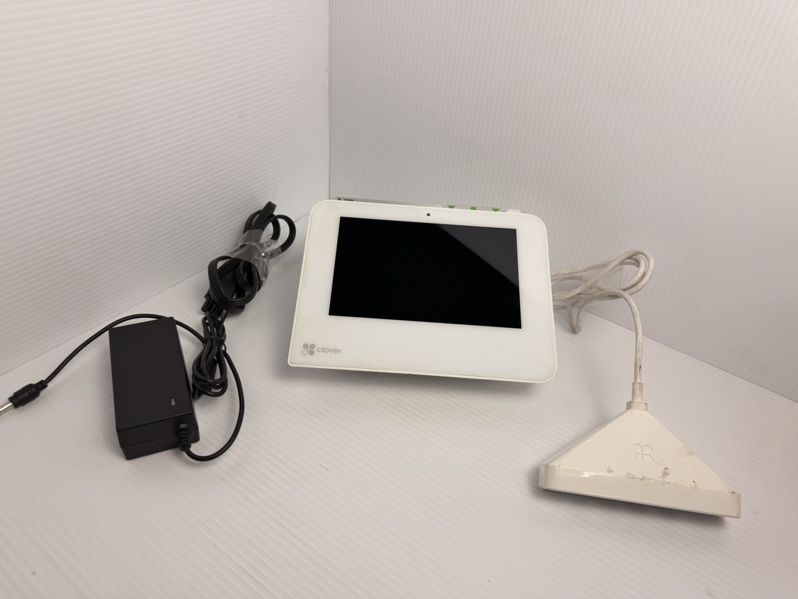 Clover Mini C300 POS Terminal with Hub & Power Adapter – For Parts/Repair