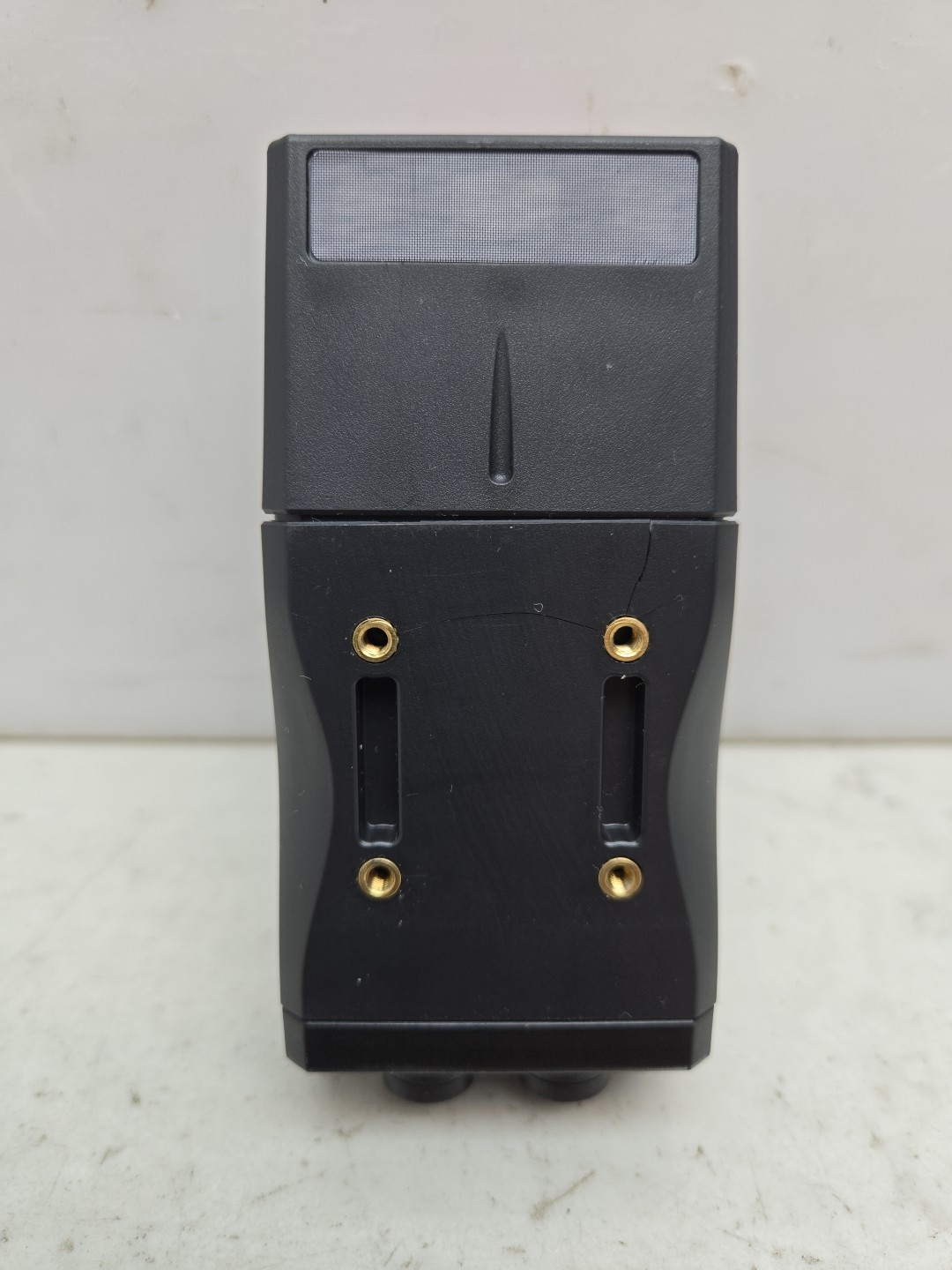 Omron V400-F350 2D Bar Code Reader Used Read Cracked Housing See Pictures