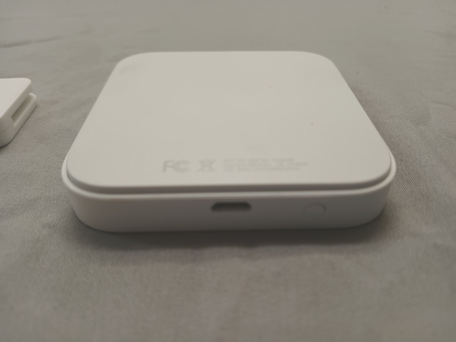Square Reader for Contactless and Chip 1st Gen, Micro-USB (A-SKU-0485) New Open