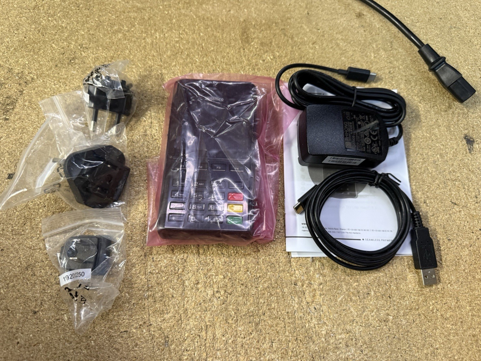 Ingenico ISMP4 Credit Card Reader IMP627-11T3554C NEW