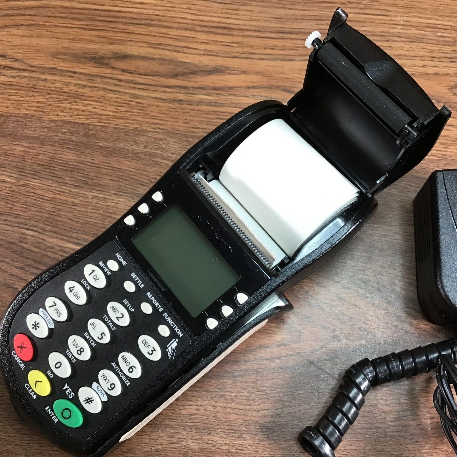 Credit Card Terminal Hypercom T4205 Black Portable Wired 24MB LCD 19-Key Buttons