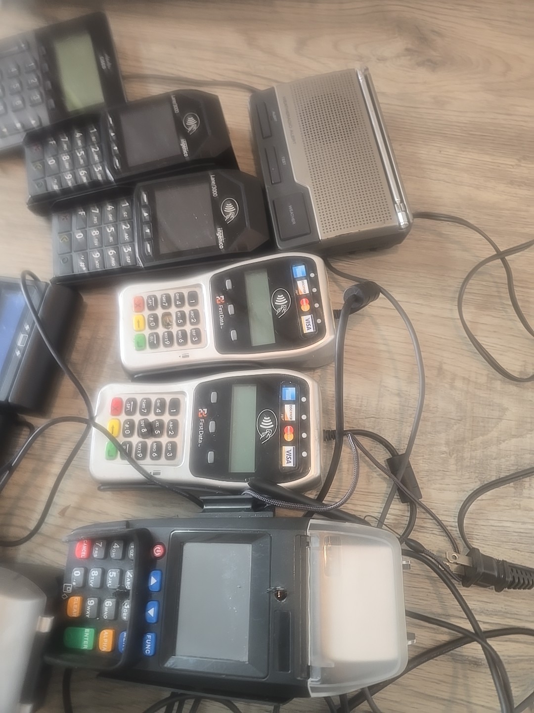 Lot of POS Credit Card Terminals Verifone Ingenico ID Tech – Damaged- Parts Only