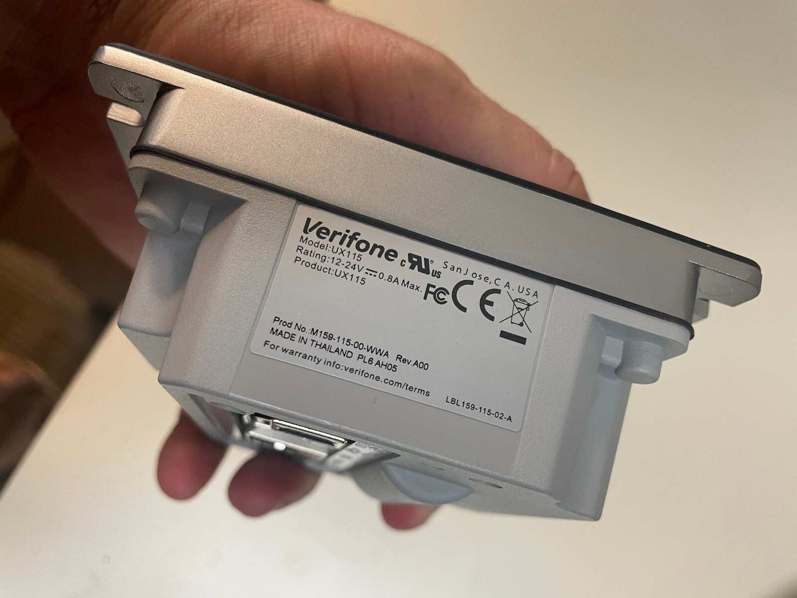 Verifone model UX115 M159-115-00-WWA