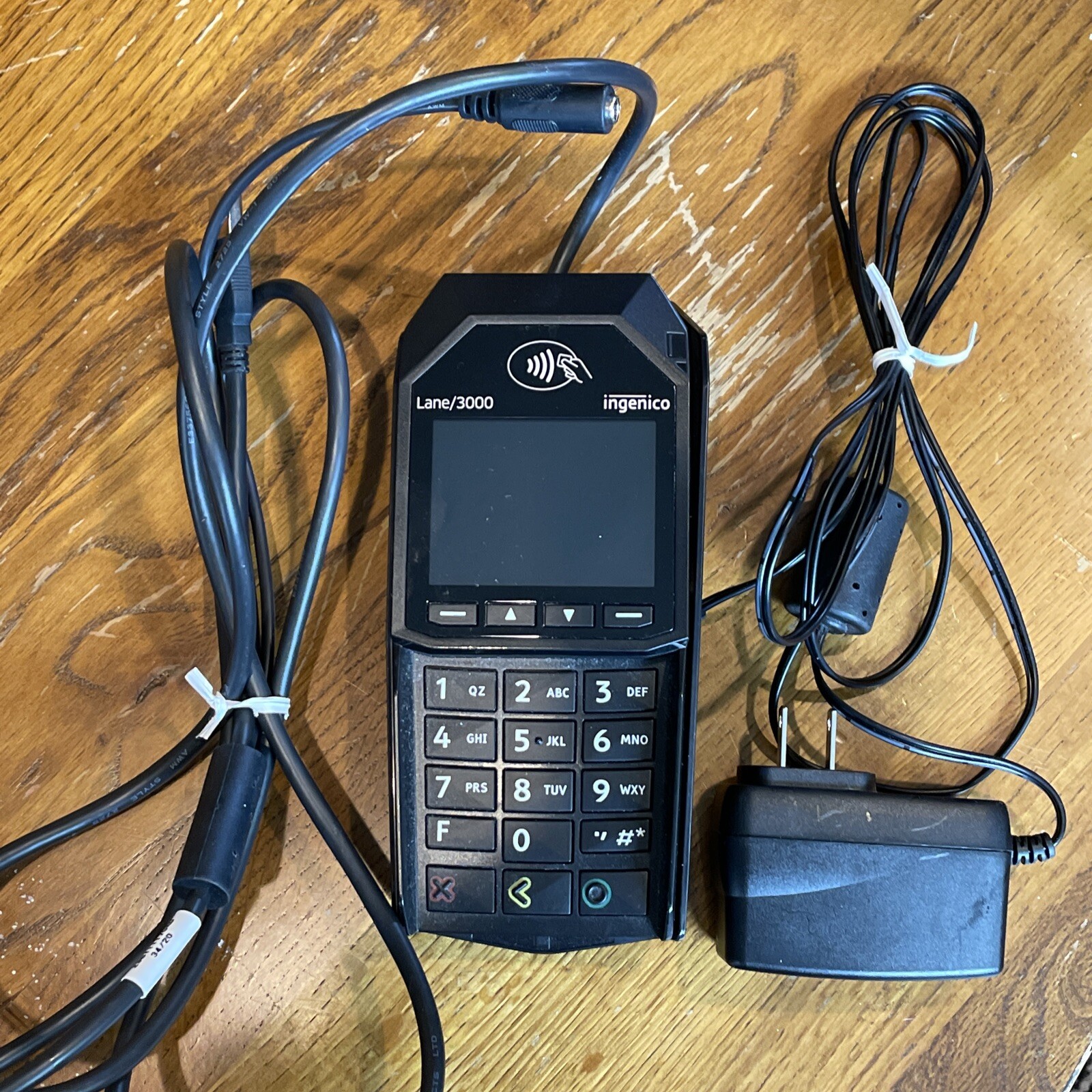INGENICO LANE/3000 CL/Eth Credit Card Terminal And Power Adapter