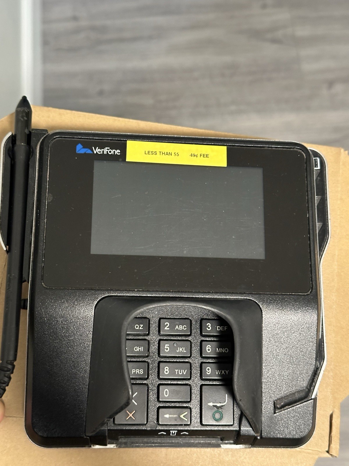 Verifone Credit Card Terminal MX915, Part Number M132-409-01, MX900-02/+Stand