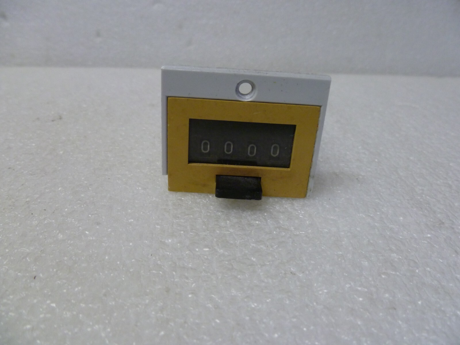 REDINGTON P2-4904 COUNTER 115AC