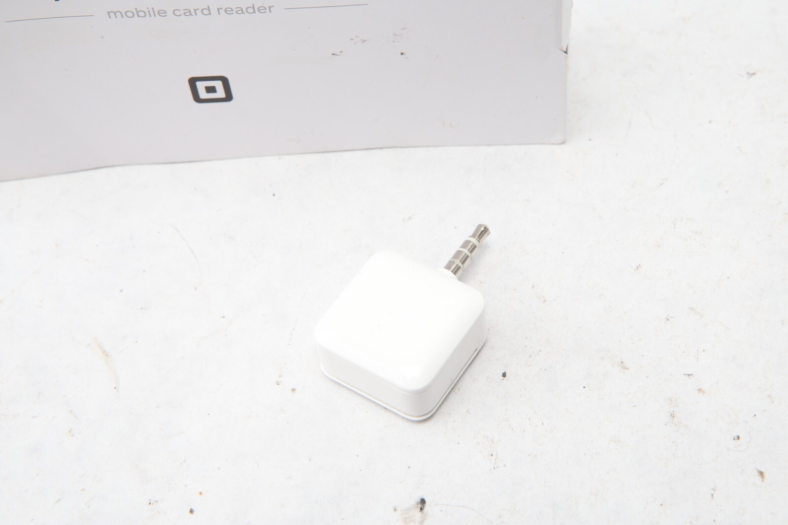 Square A-PKG-0206-01 Credit Debit Card Reader White Apple iPhone Android C32a