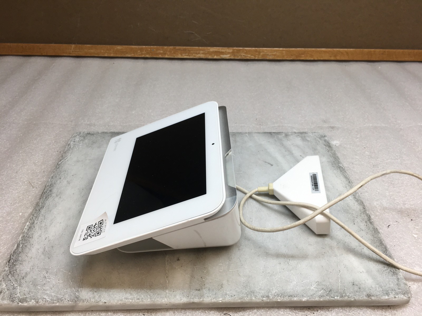 Clover Mini C305 POS System/Credit Card Terminal and Triangle Hub