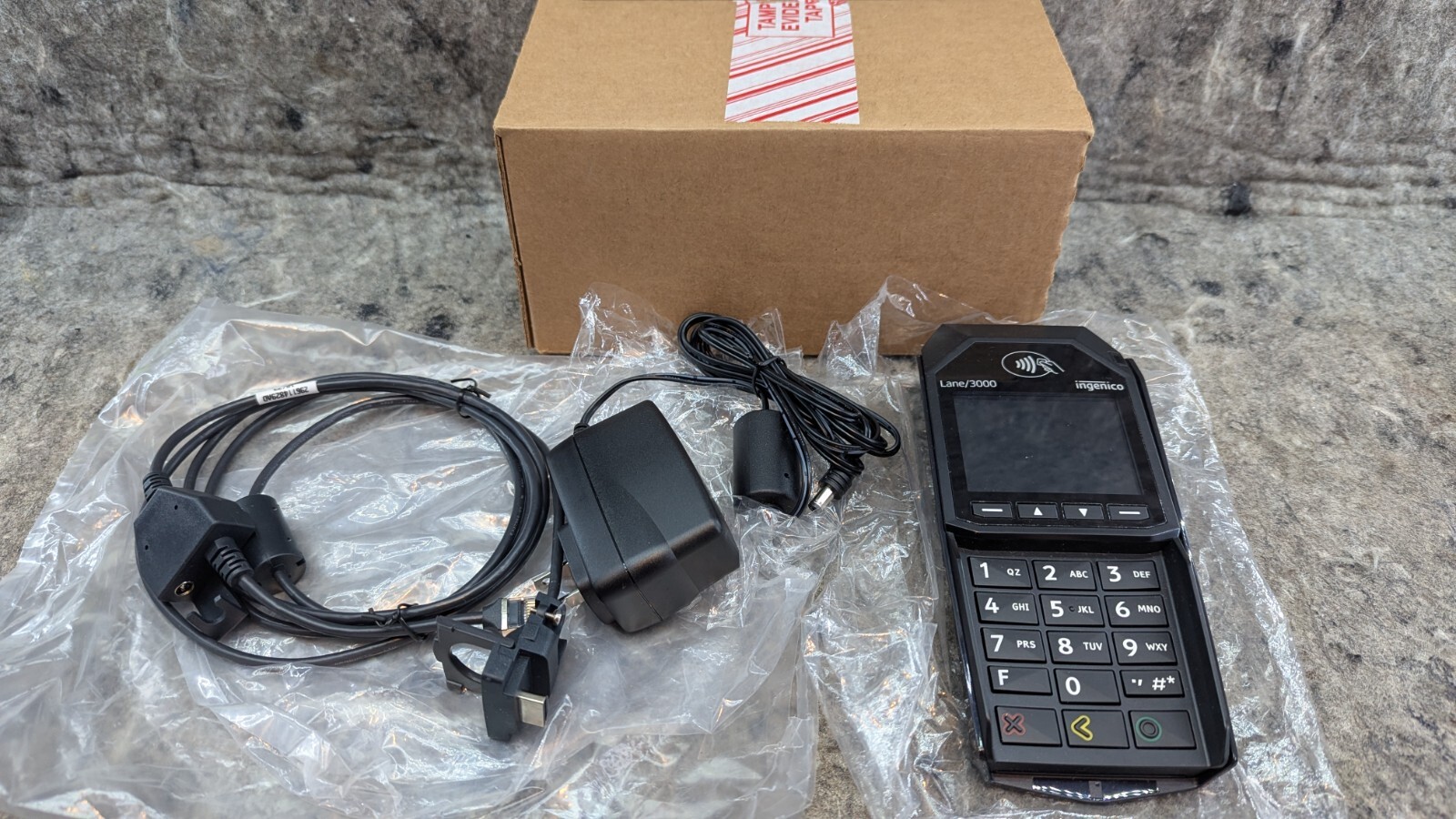 Ingenico LANE 3000 Credit Card Terminal Reader TRD30110877B LAN300