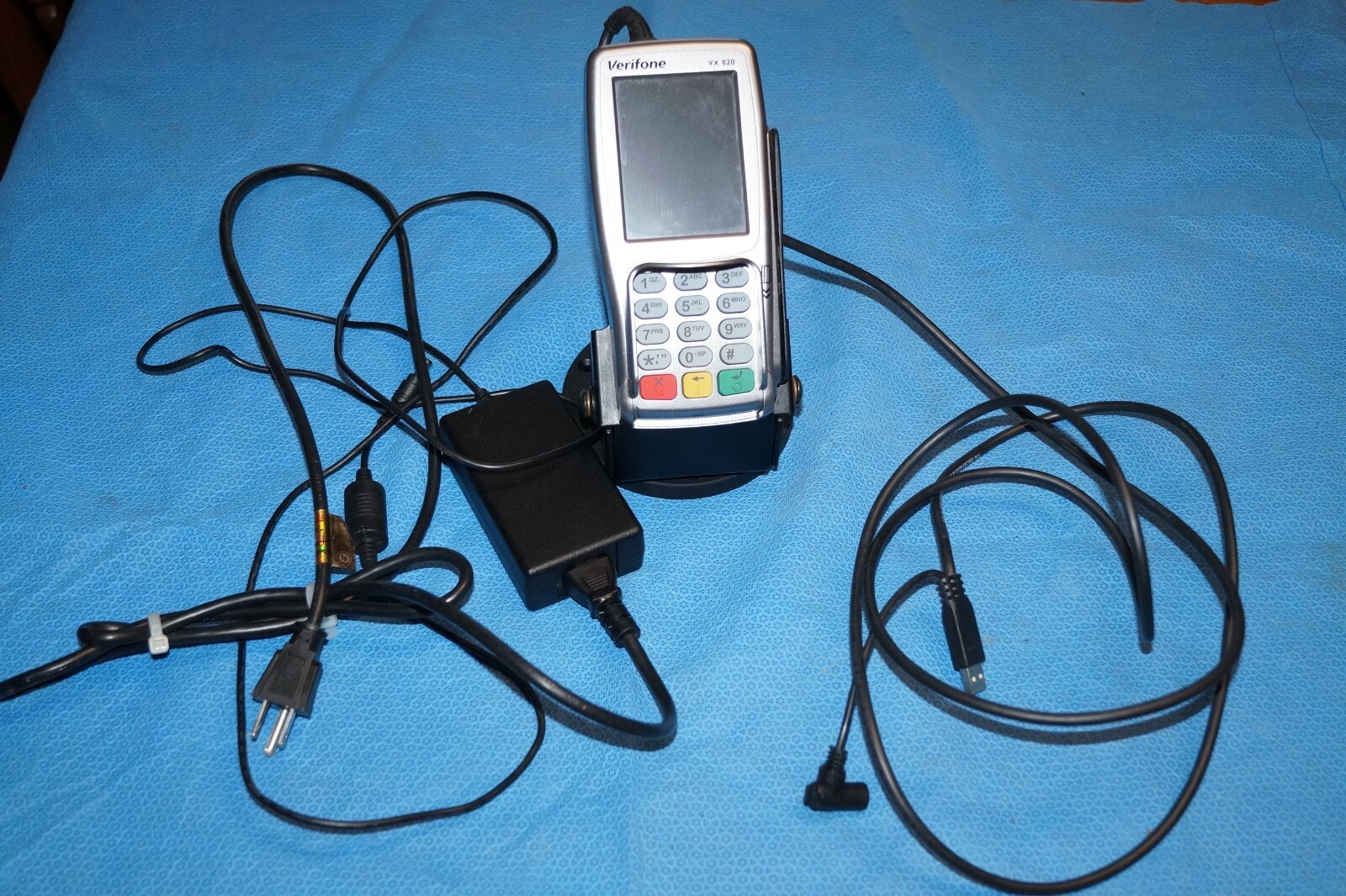 Verifone VX 820 Pin Pad With Power Supply And ENS Swivel Tilt Holder
