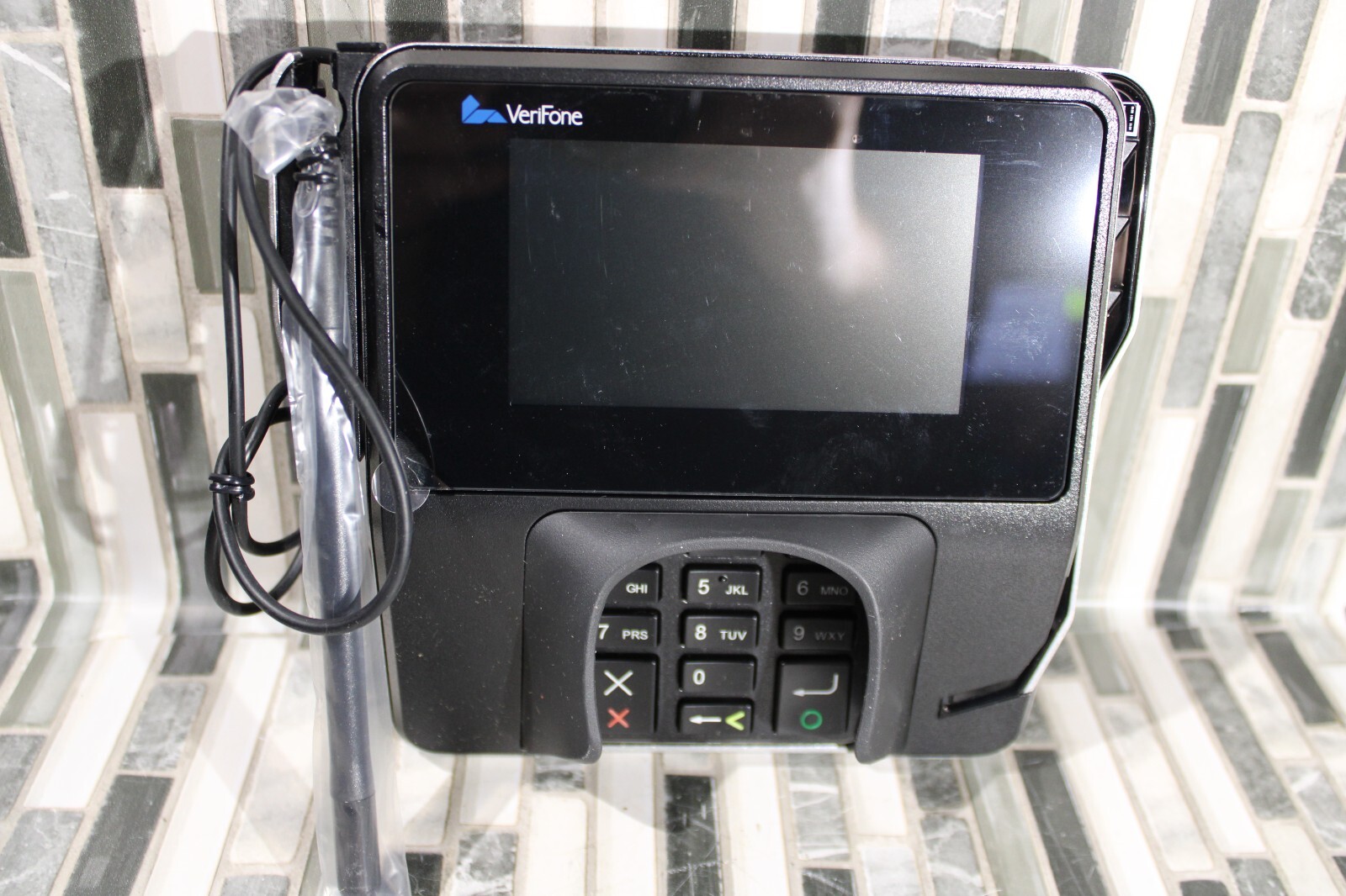 Verifone M132-409-01-R Fixed/Vehicle Mount Data Terminal