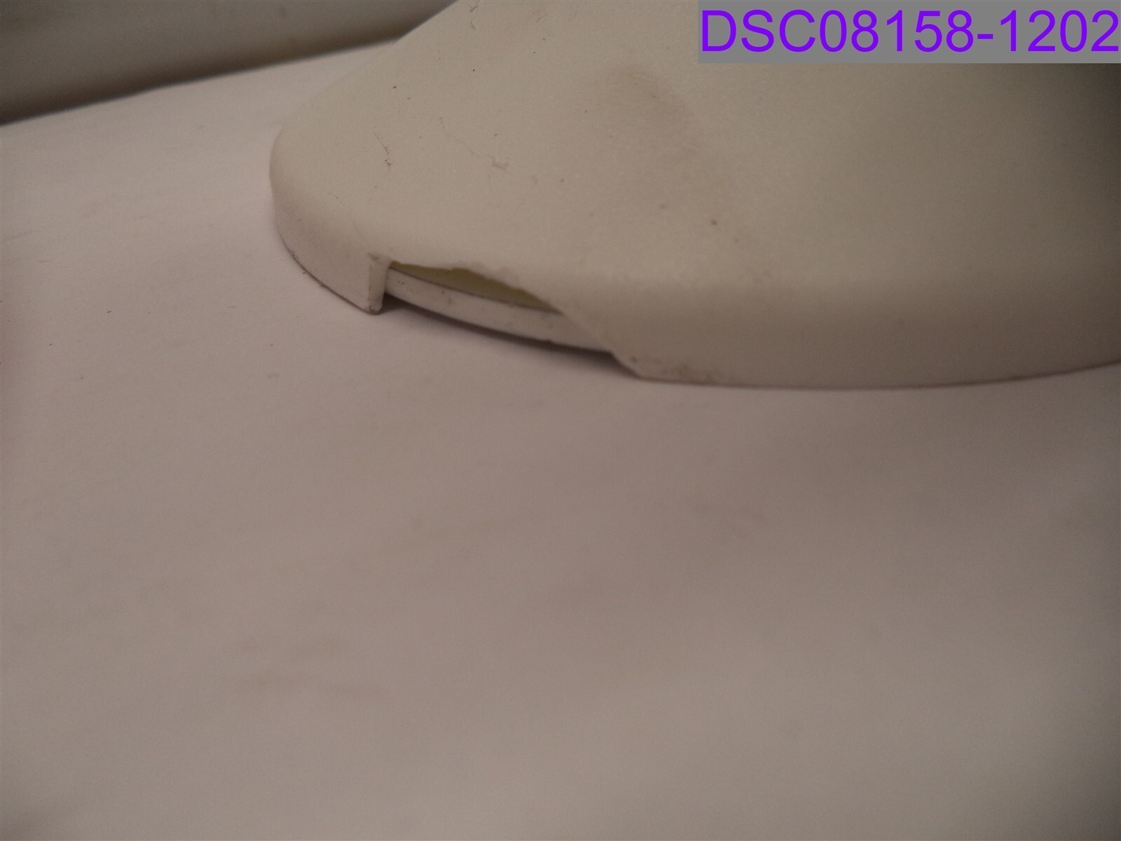 CHIPPED-NO PLATE DCCS Clover Mini Stand White P/N DCCS-CLOVERMINI-STAND
