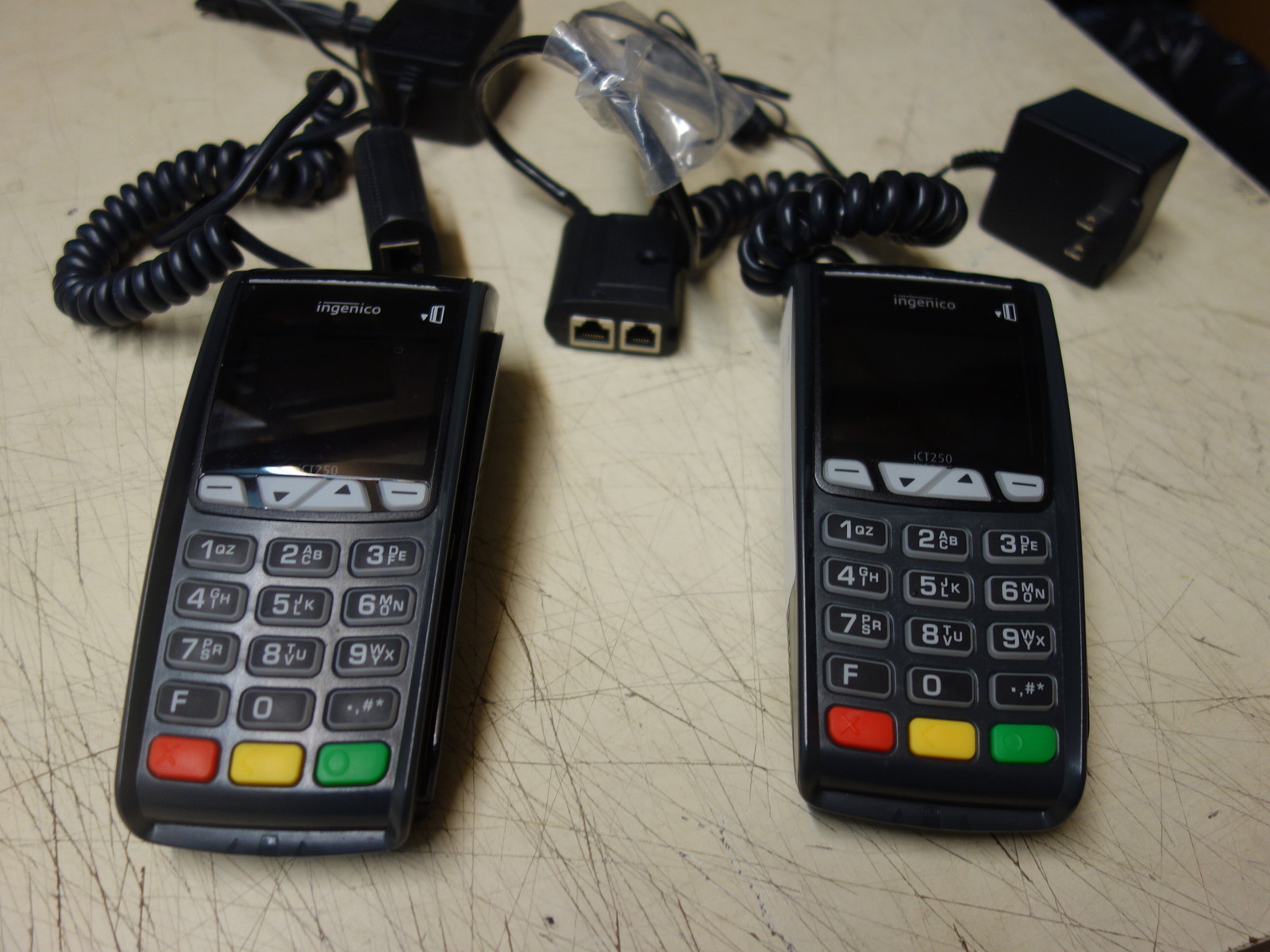 Lot of 2x * Ingenico iCT250 V3 IP/Dial Terminal ICT250-11P2198A