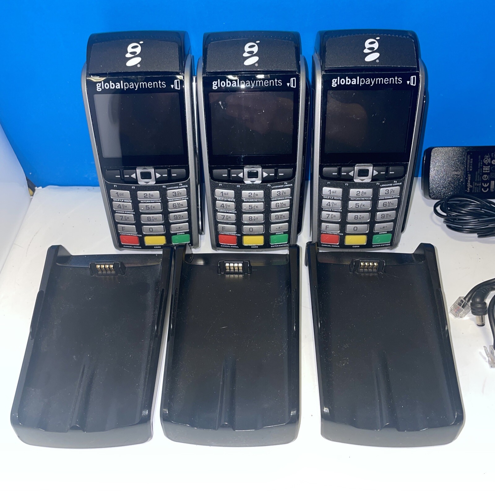 * 3x INGENICO iWL255 Credit Card Terminal With iWL200 Charging Station