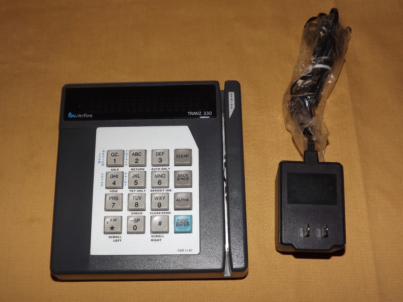 STORE POS POINT OF SALE TRANZ 330 CREDIT CARD TERMINAL MAGNET STRIPE READER