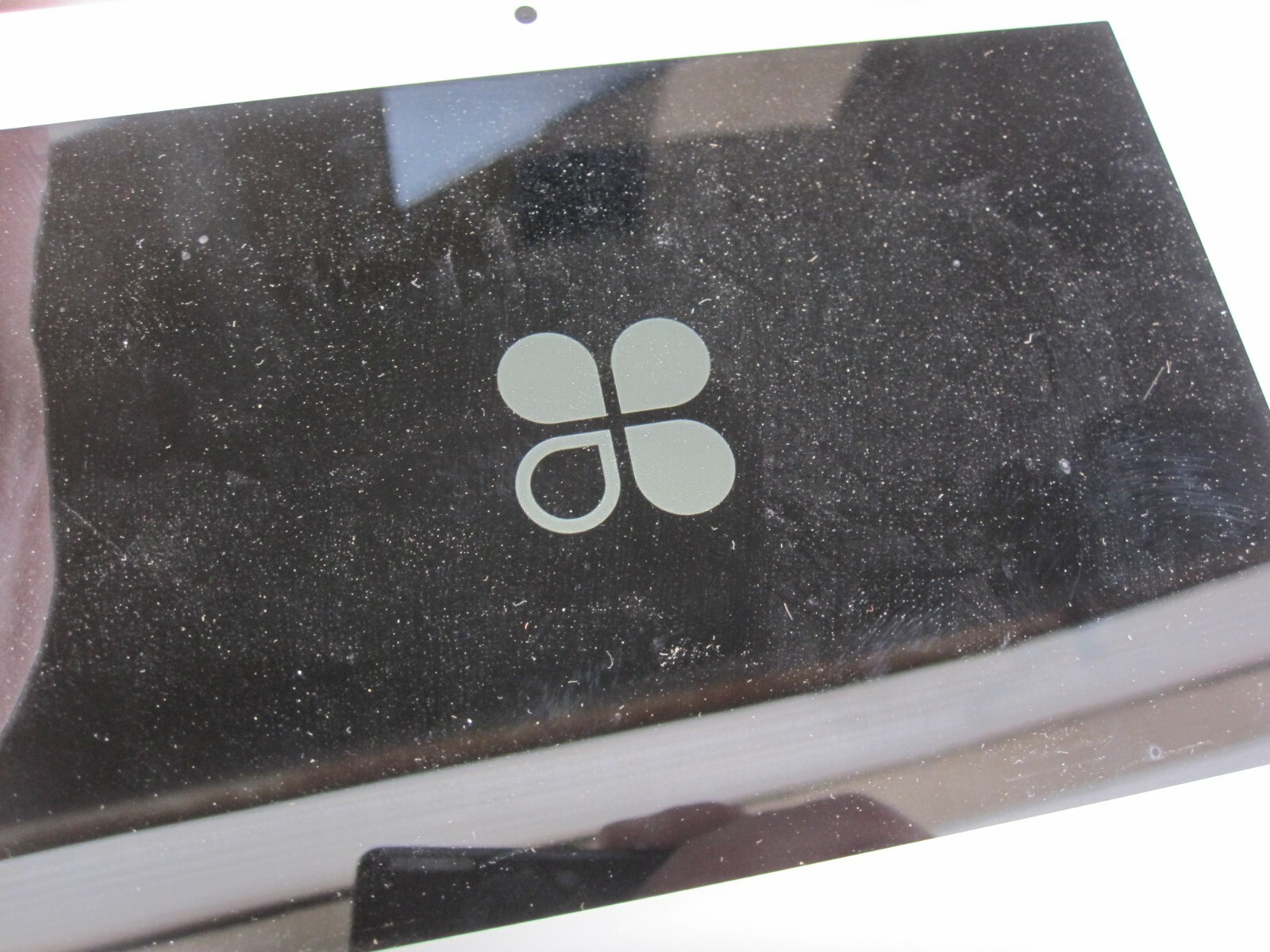 Lot 8 CLOVER C300 Mini Wifi Touchscreen POS Terminals – AS-IS Boot Loop Issue