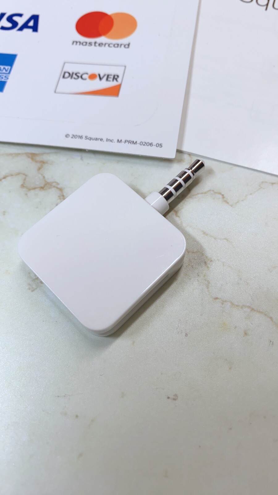 Square A-PKG-0206-01 Credit Debit Card Reader – White for Apple iPhone and…