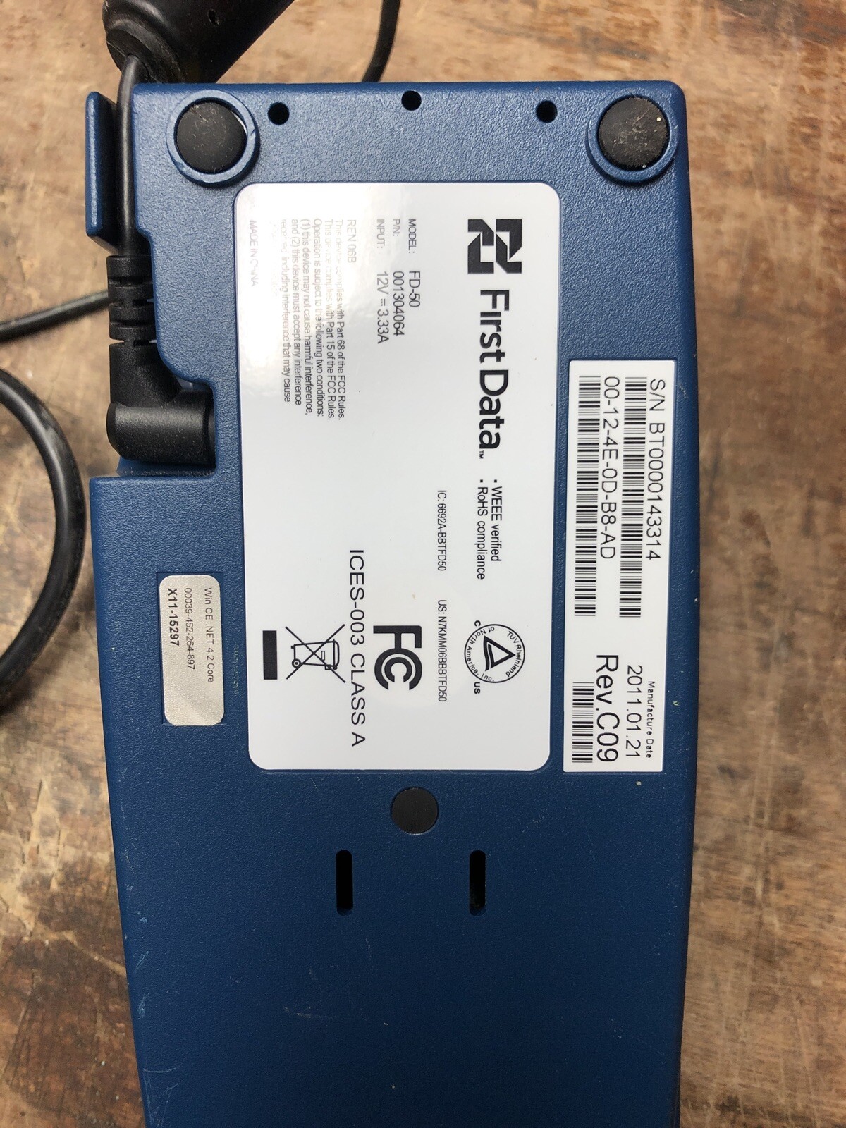 First Data FD-50 Credit Card Terminal W/Pin Pad. Used in Good Condition, Tested.