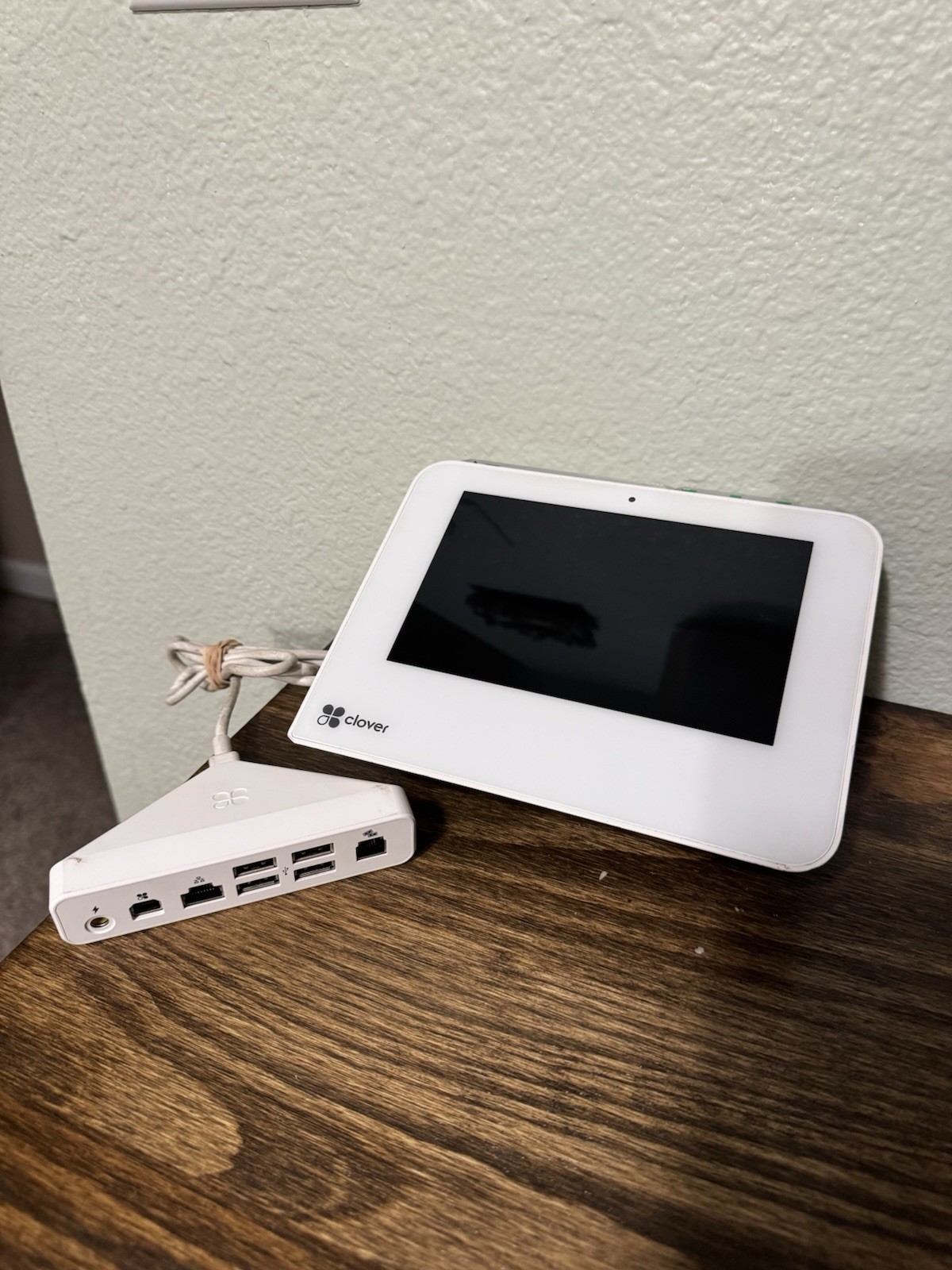 Clover Mini Wi-fi C302U 4G Credit Card Processing Terminal POS W/ Network Hub