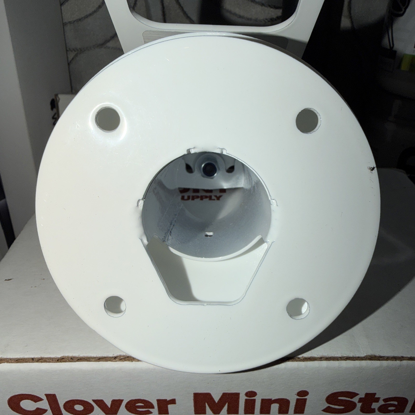 DccStands Swivel and Tilt Clover Mini Terminal Stand – Low Height