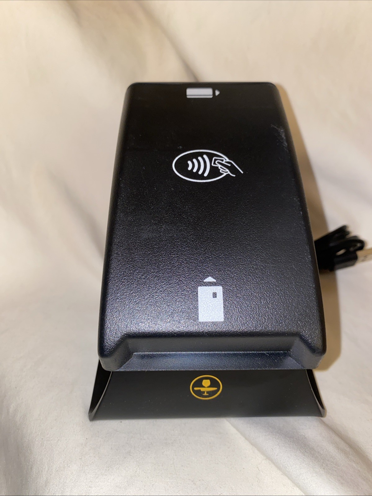 IDtech USB Powered 3-in-1 Card Reader Model ID 80149008-001