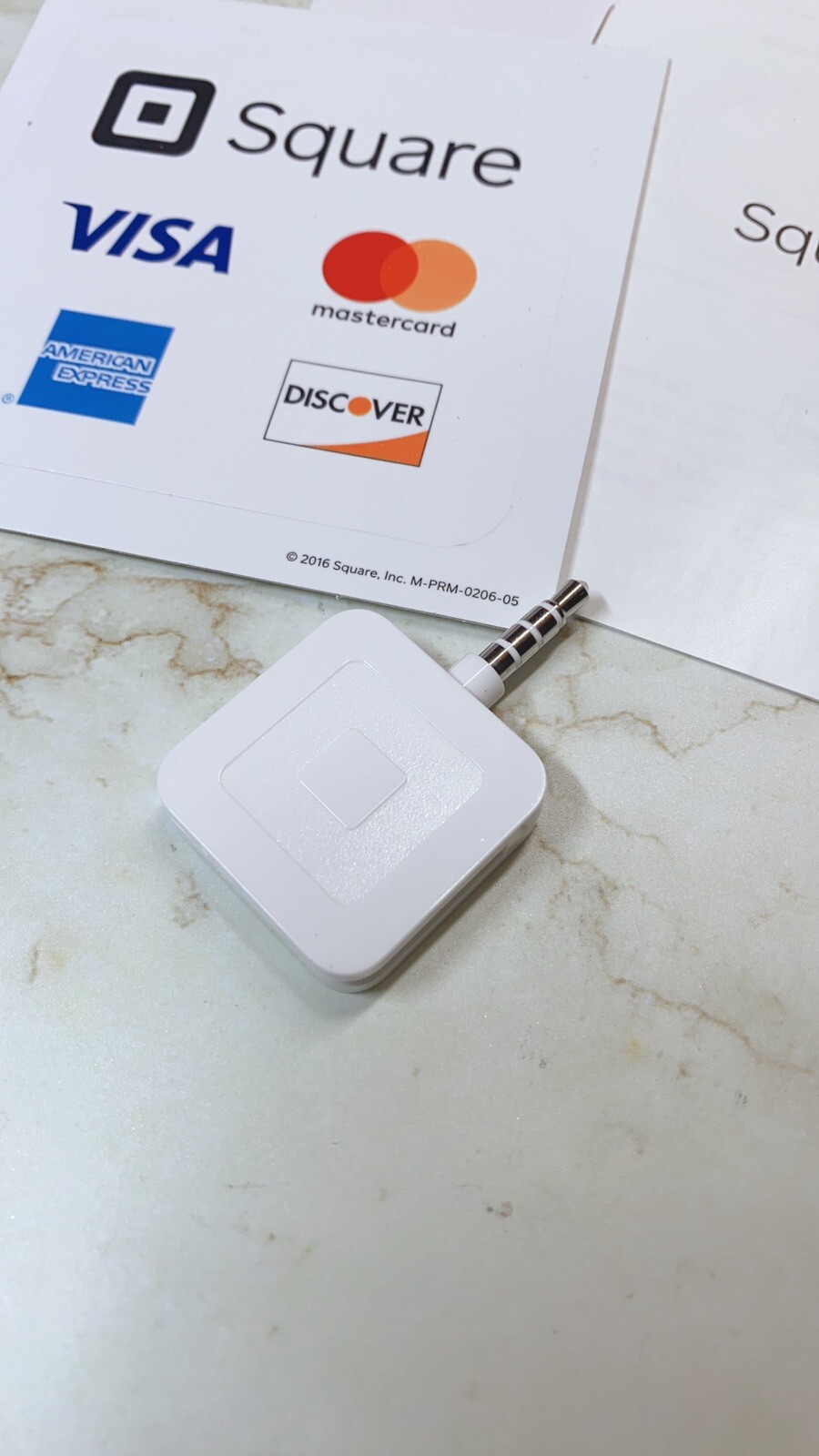 Square A-PKG-0206-01 Credit Debit Card Reader – White for Apple iPhone and…