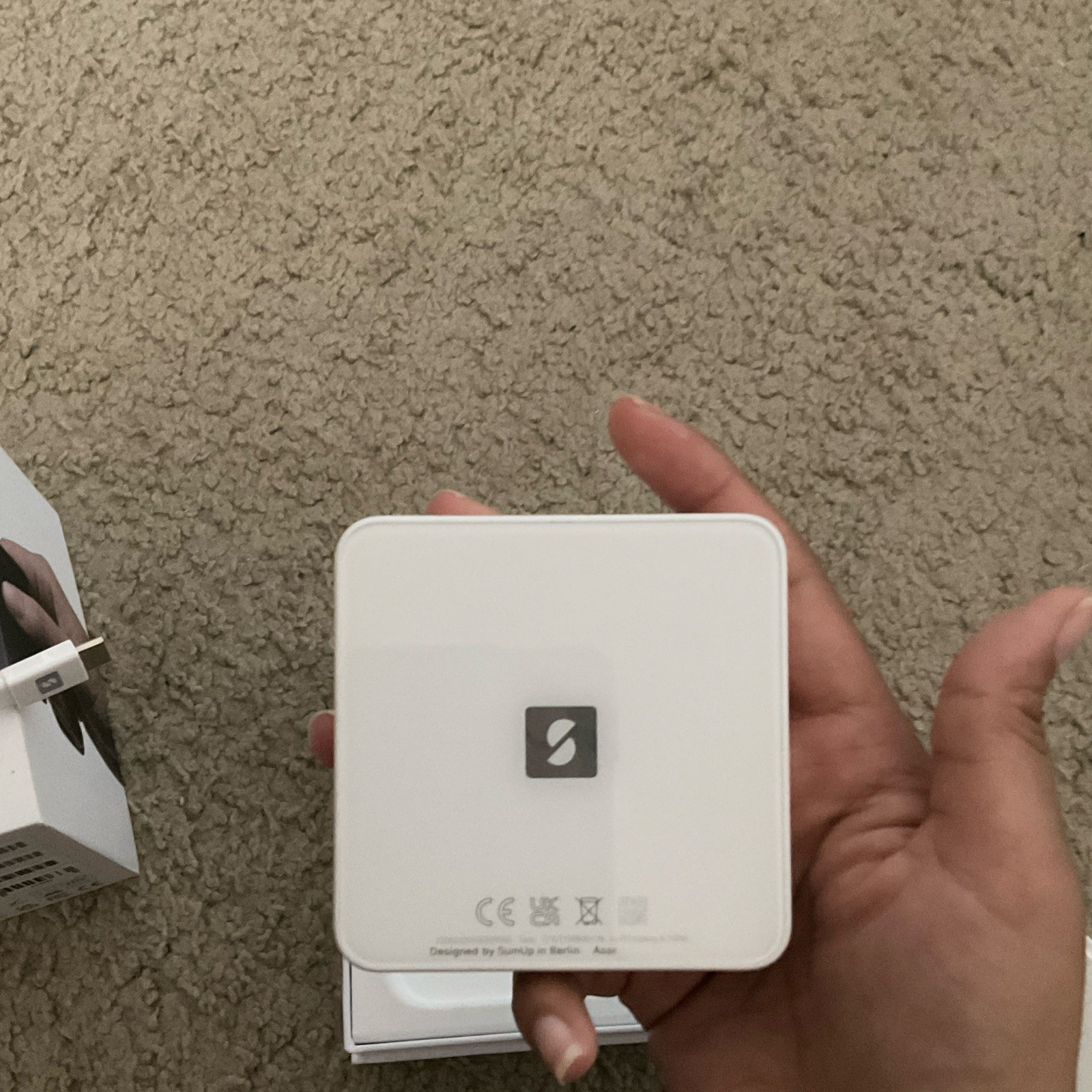 SumUp Solo Credit Card Terminal, Bluetooth Wi-Fi Mobile Network Connectivity