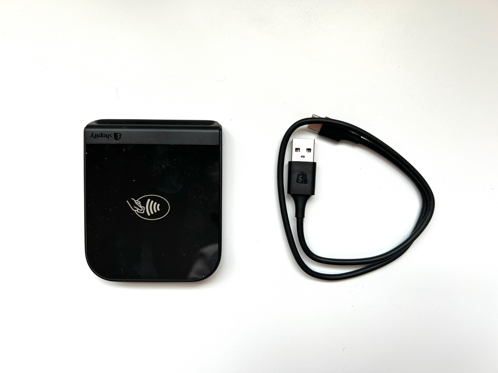 Shopify Tap & Chip Card Reader + Tap & Chip Case Bundle