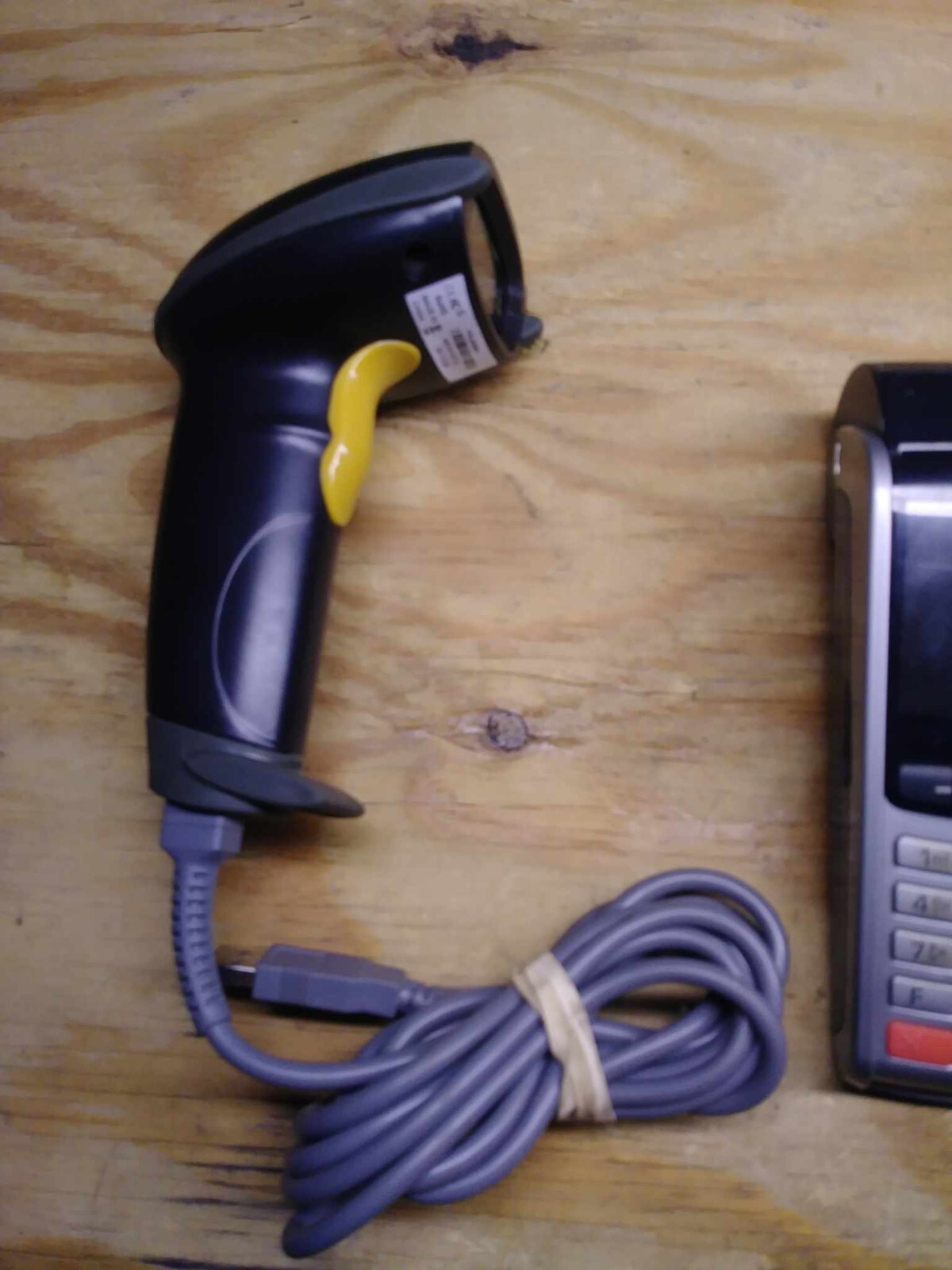 INGENICO IWL250 & VERIFONE VX 680 LOT WIRELESS CREDIT CARD READER MAKE OFFER