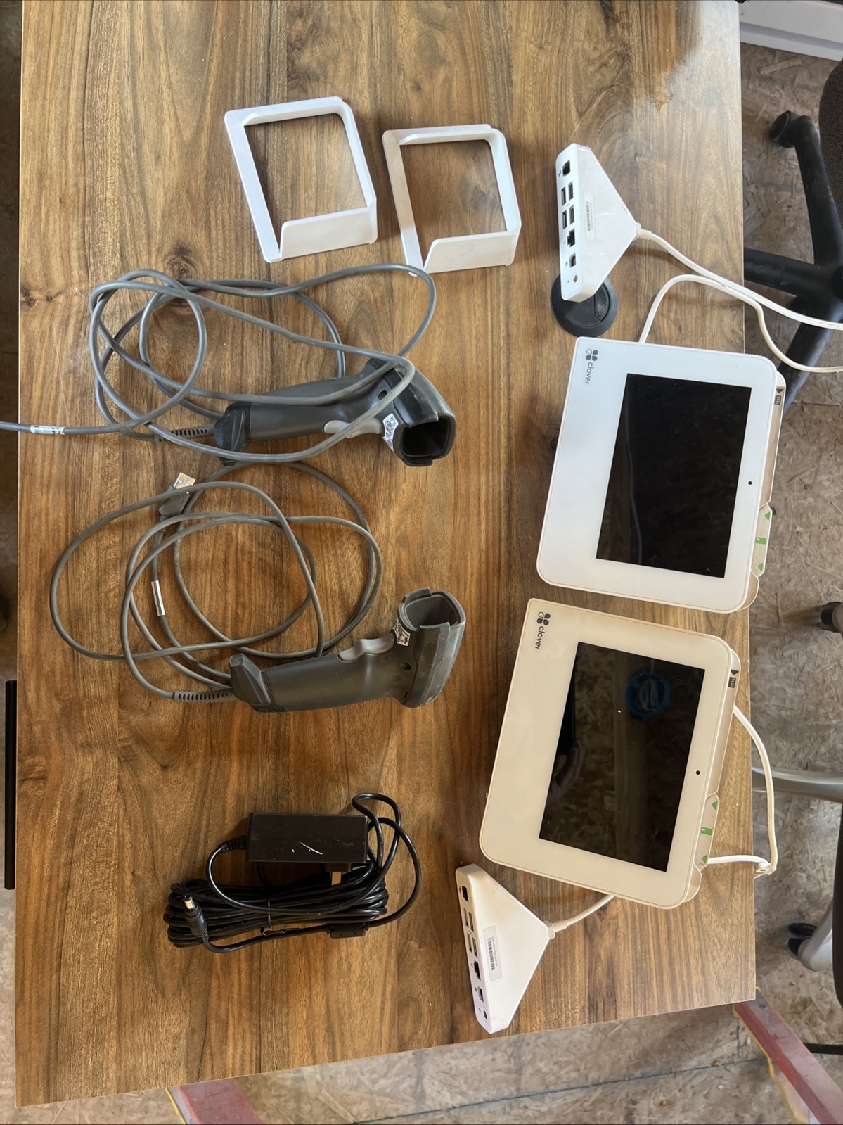 Clover Mini C302U POS System (Wi-Fi + Cellular) with USB Hub Excellent Condition