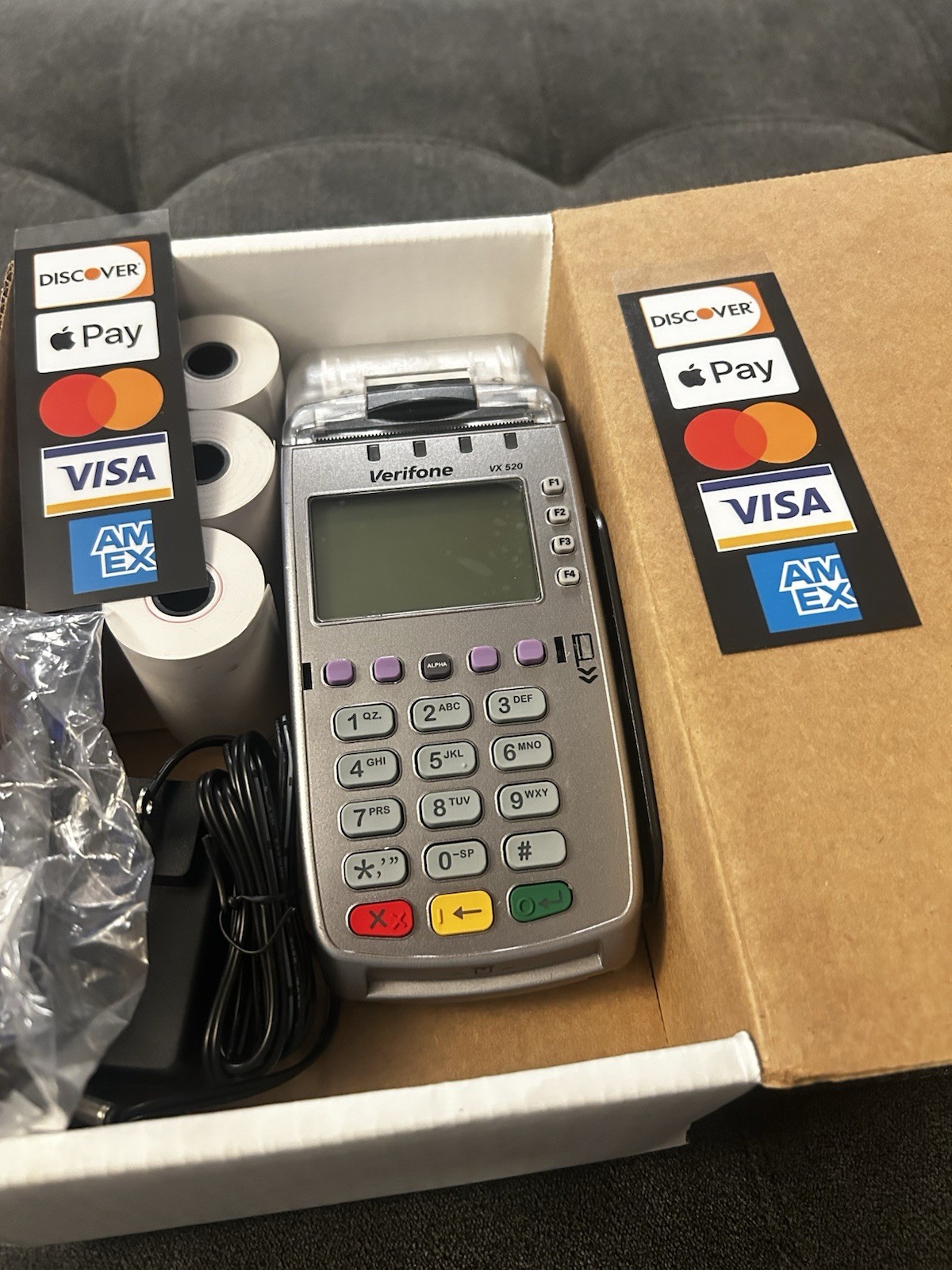 VeriFone VX 520 Wired Credit Card Terminal w/ Power Cord & Receipt Paper Rolls✨