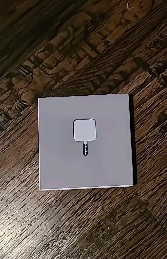 Square Credit Card Reader for iPhone, iPad and Android New – Open Box