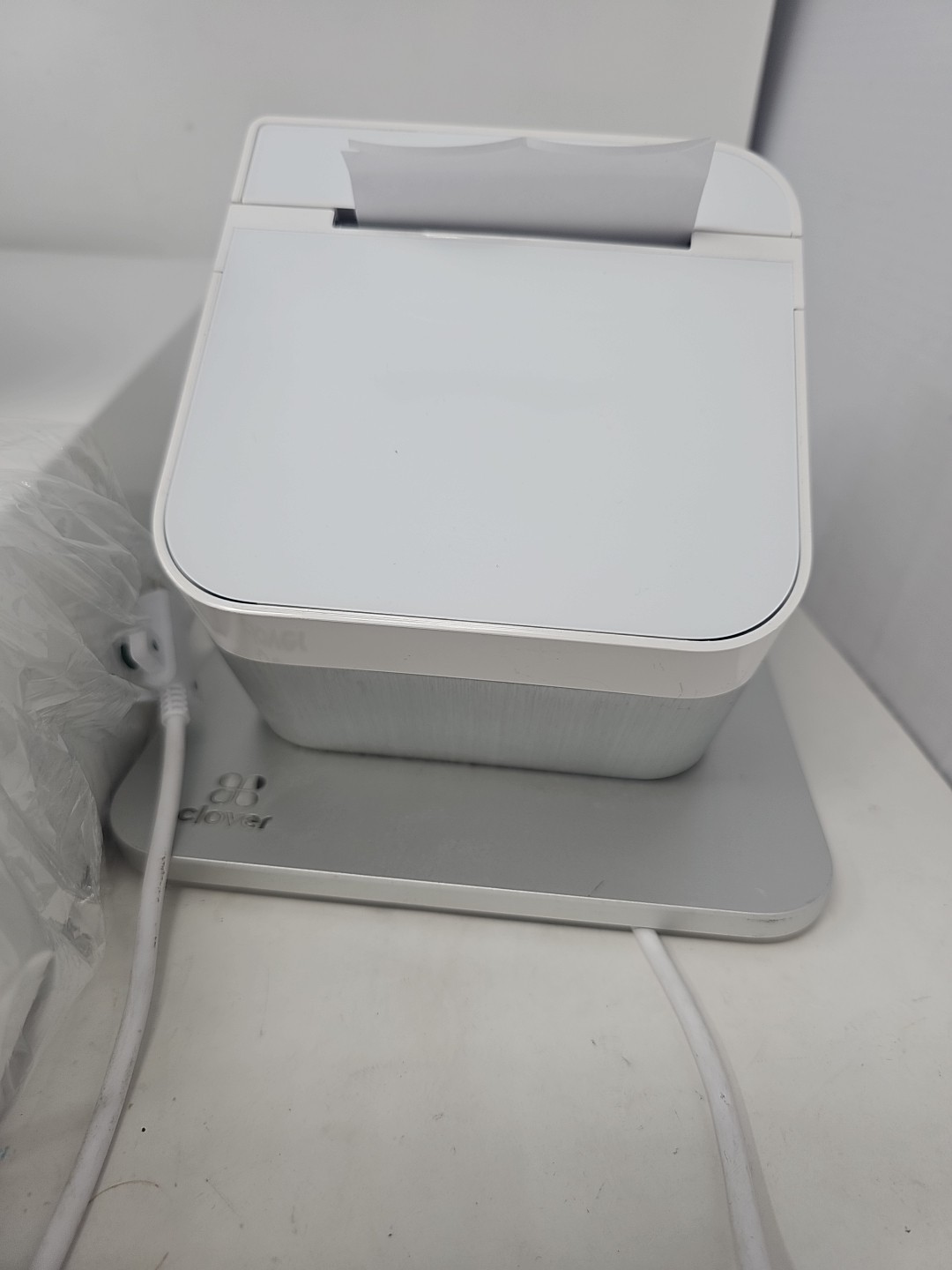 Clover Station C500 Point of Sale System w/hub,AC Adapter, p550 printer. Locked!