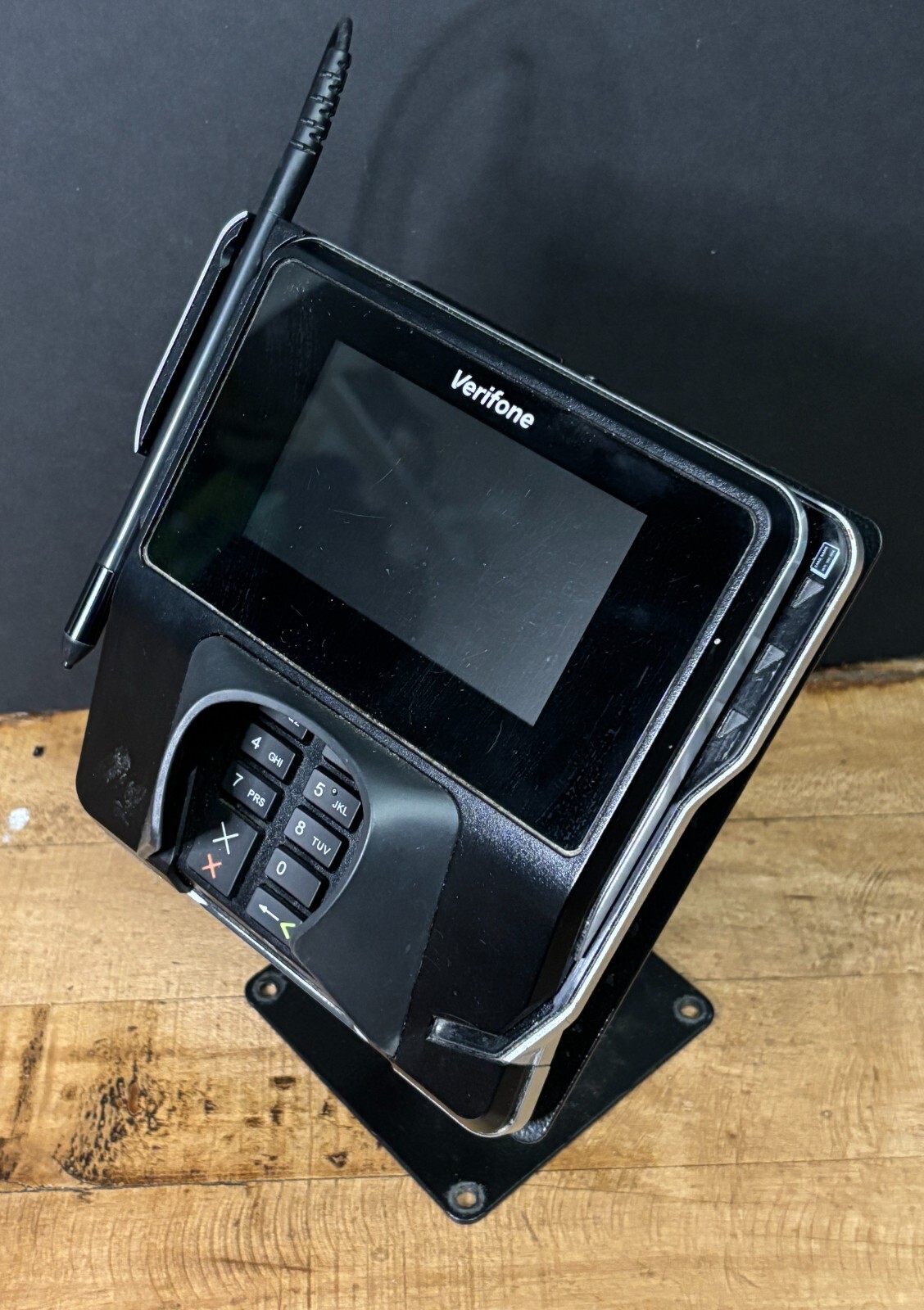 VeriFone MX 915 Card Terminal with swivel stand base (D)