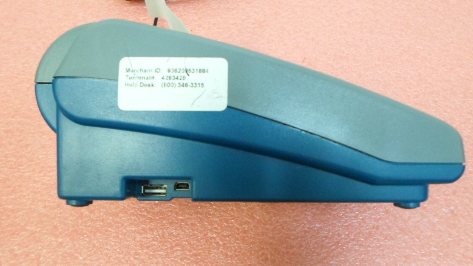 First Data Credit Card Terminal Model FD-100 P/N: 001078064 W/ADAPTER
