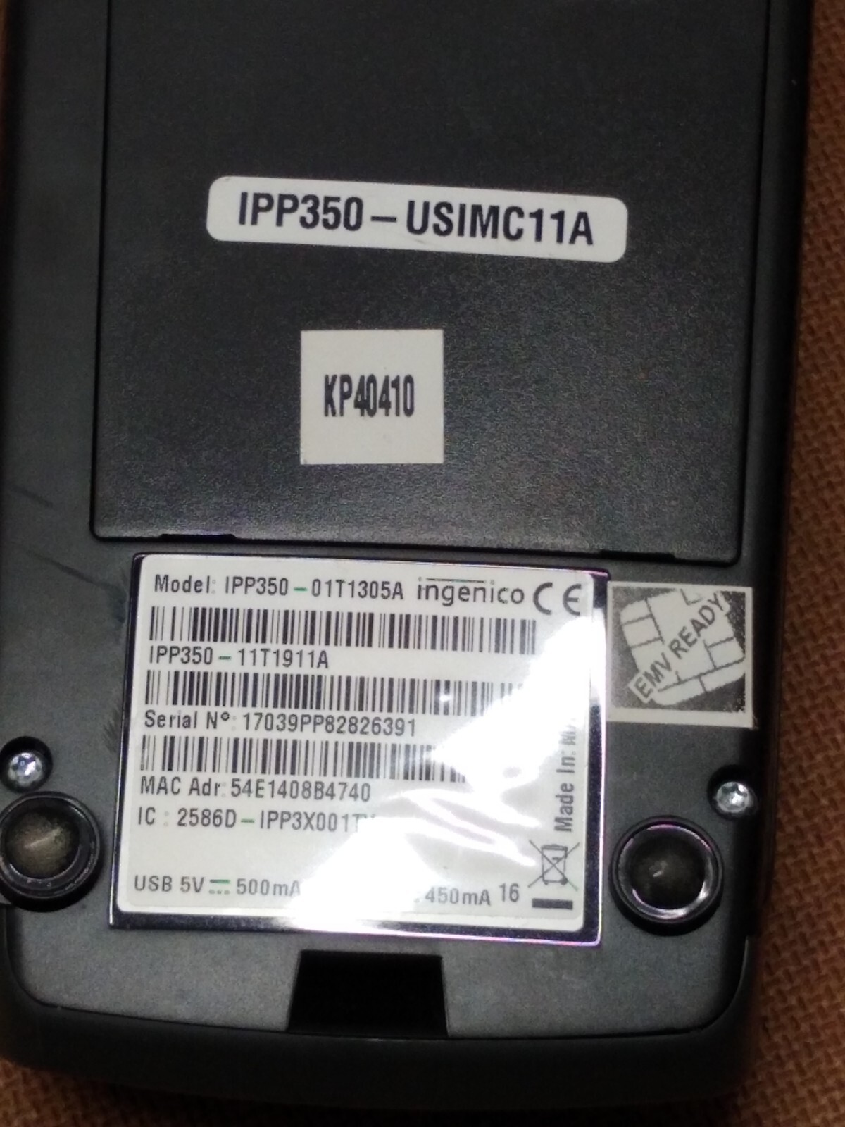 Ingenico Credit Card Payment Terminal IPP350 Powers on