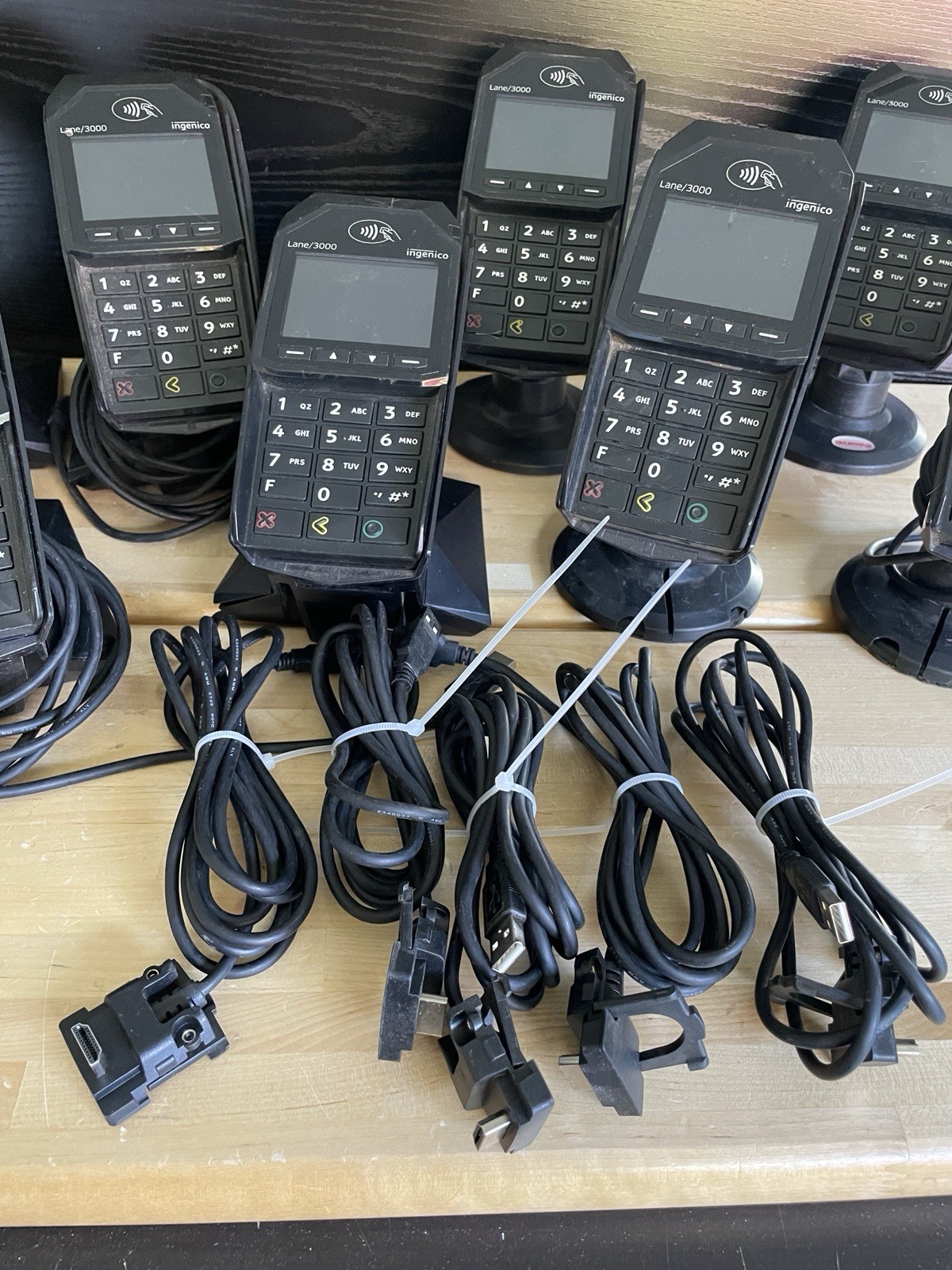 Lot of 8 Ingenico Lane/3000 Payment Terminal Credit Card Touch Tap POS