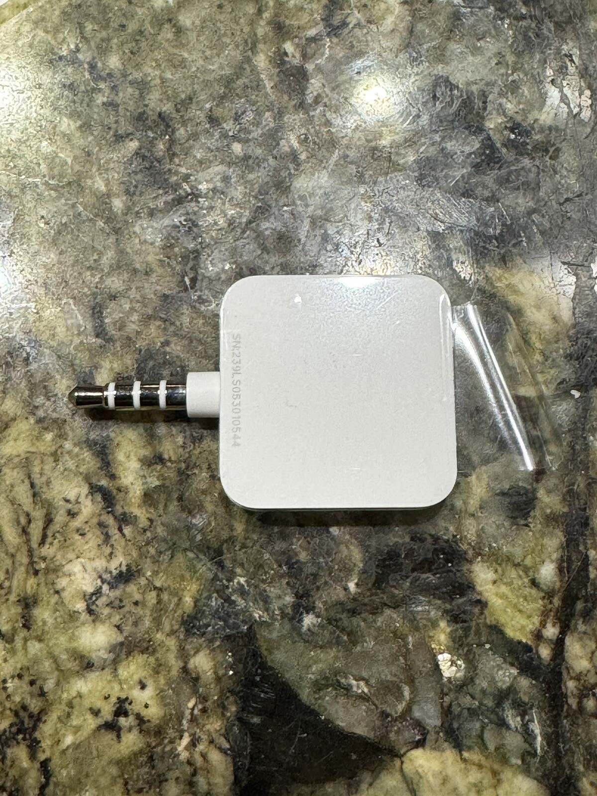 Square A-PKG-0206-01 Credit Debit Card Reader – White for Apple iPhone and…