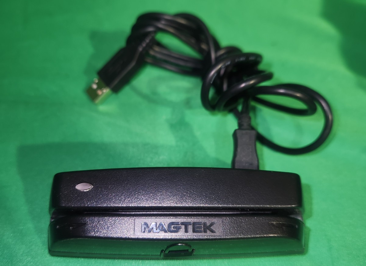 Lot of 7* Magtek USB Swipe Card Reader 21073062, 21040140 Tested for Power