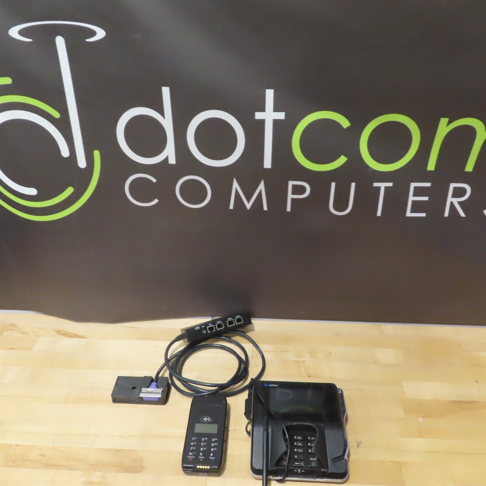 Lot VeriFone MX-915 M132-409-01-R E335, MX900-02, 24173-02-R
