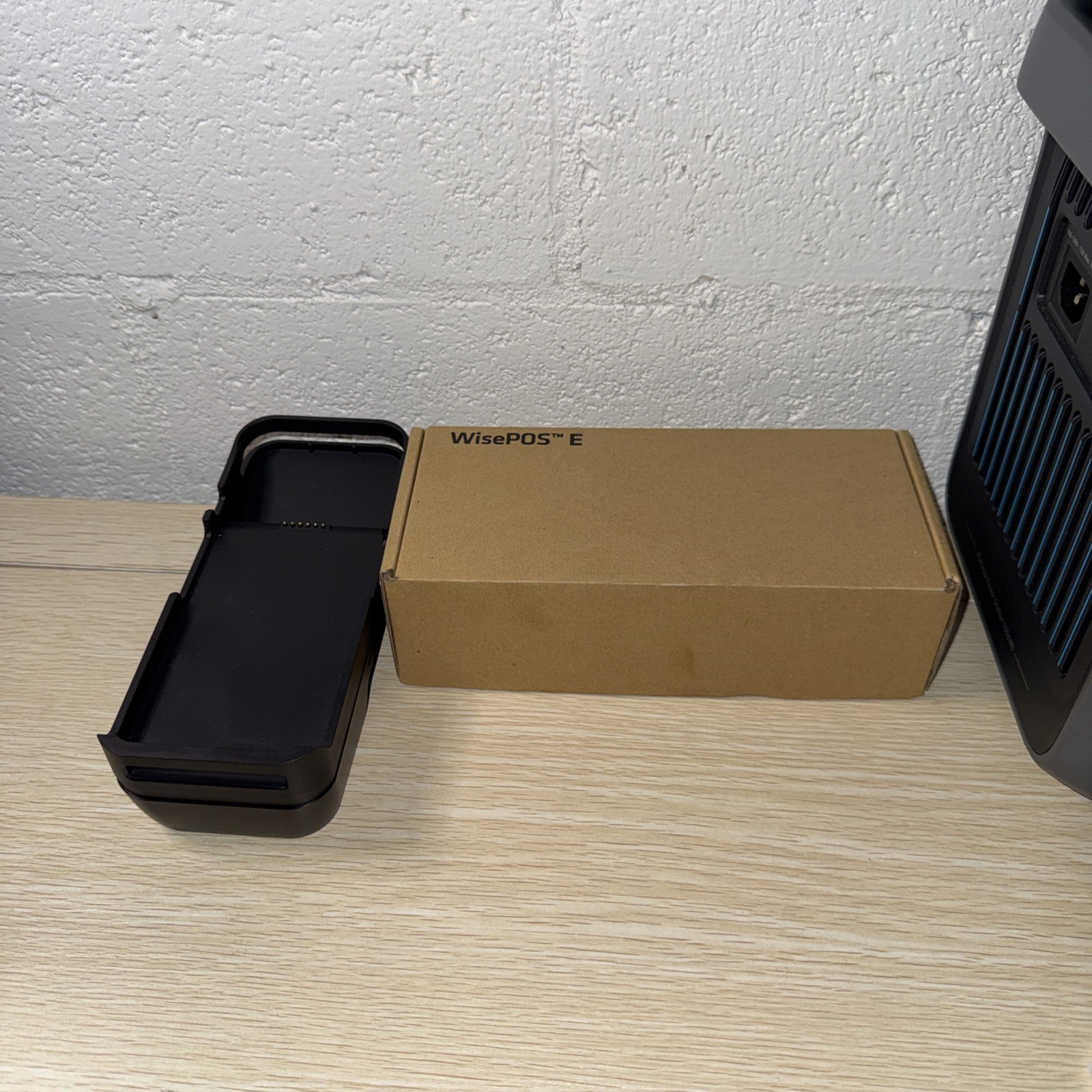 BBPOS WisePOS E WSC51 Card Reader | Charger Cable | Battery | Dock