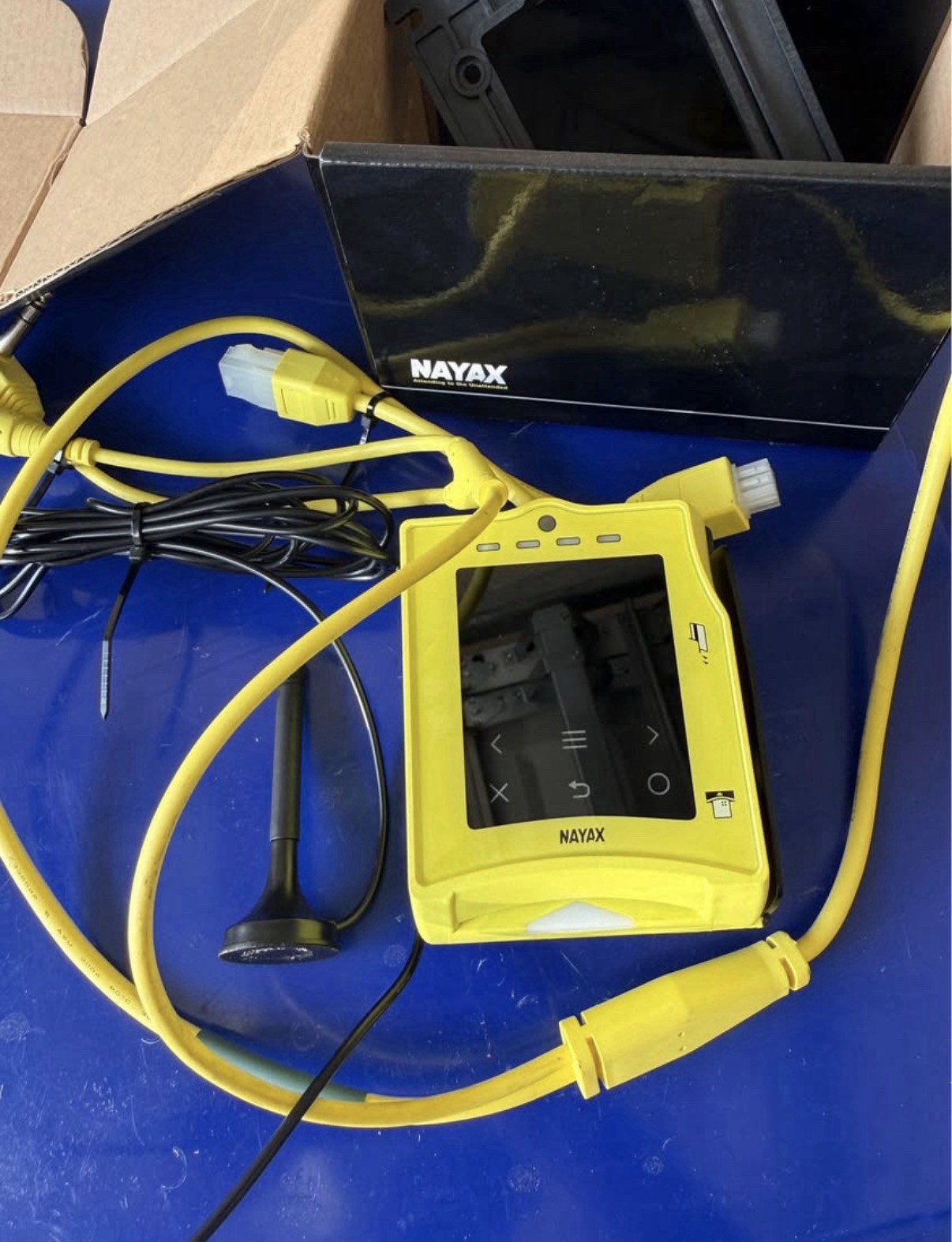 Nayax VPOS Credit Card Terminal/Reader with Cables and Antenna