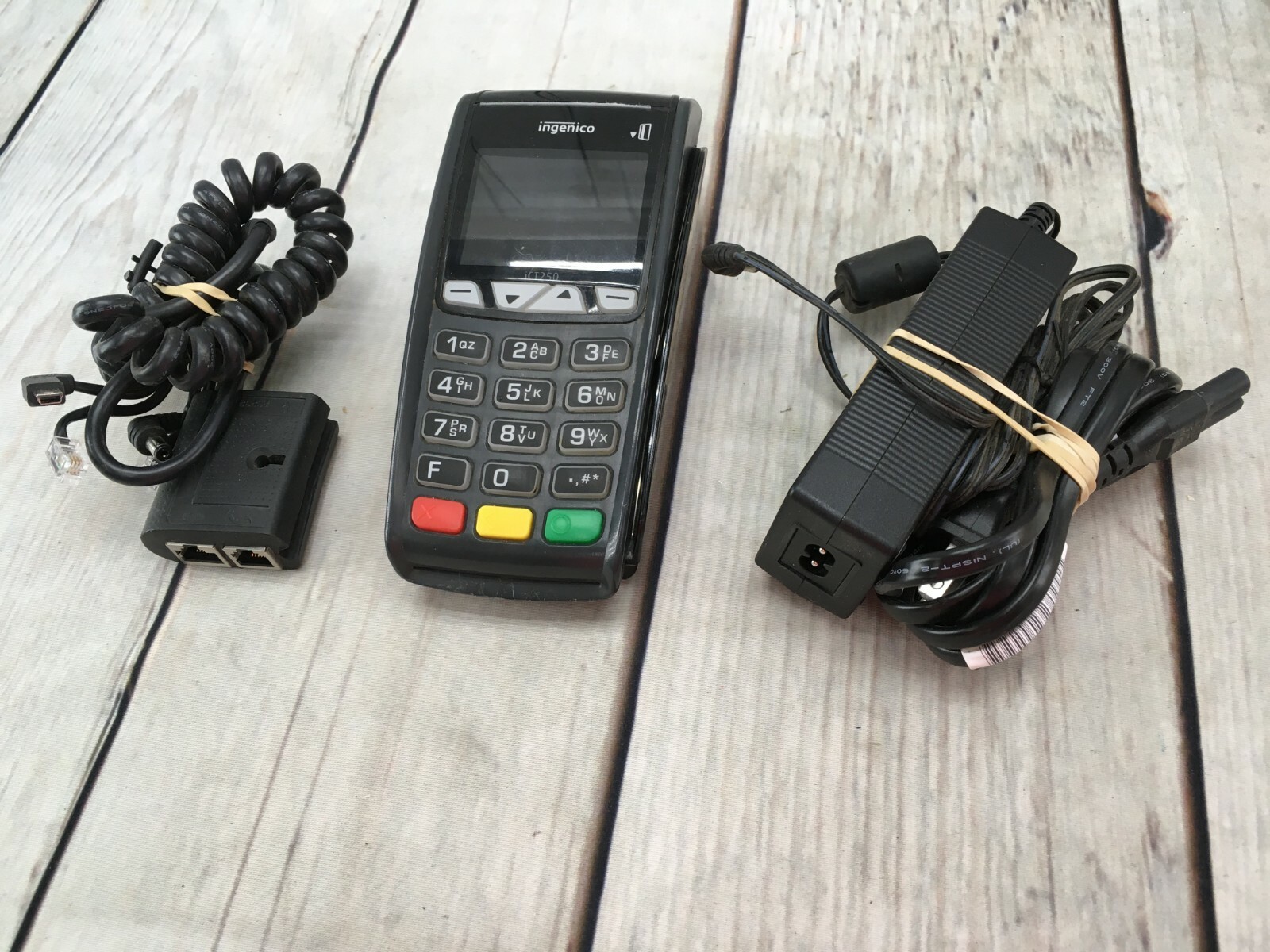 Ingenico iCT250 Credit Card Terminal Reader w/ Cords **READ**