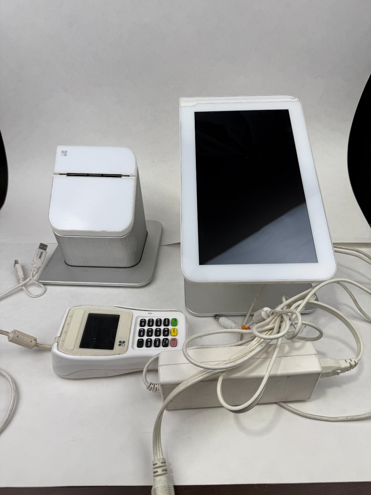 Clover Station POS All-In-One Monitor Screen Receipt Printer Card Reader