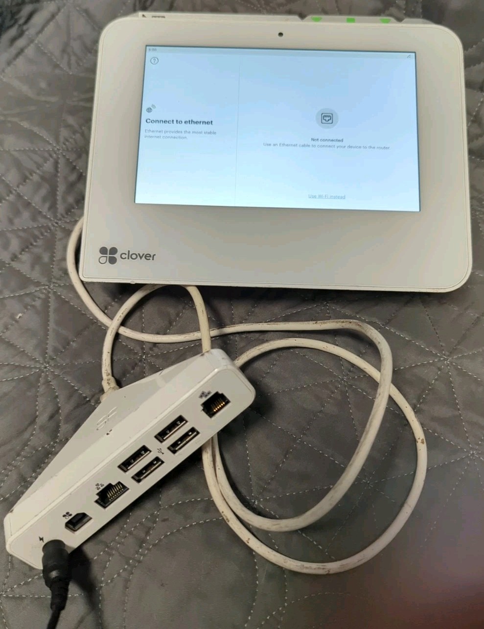 Clover Mini 2 POS System With Power Cables & Hub Factory Reset